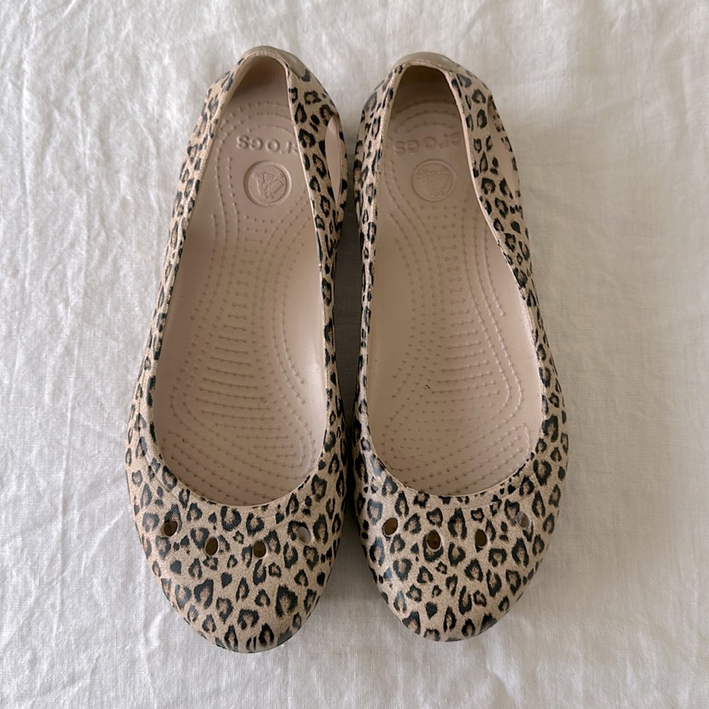 CROCS leopard flats